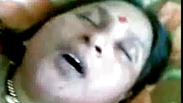 FTV केटी ब्रिजिटले उनको मीठो बिल्ली औंलाहरू